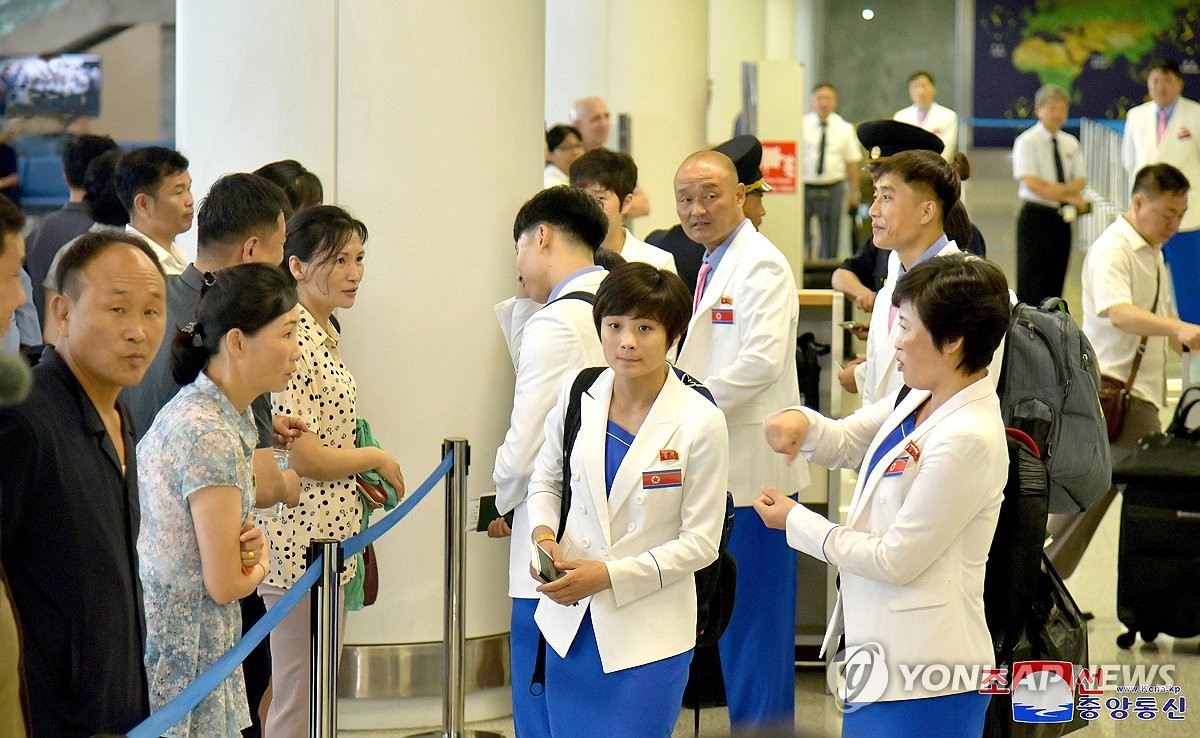 卫报：未来几天滕哈格仍有可能下课，范尼将担任临时主帅
